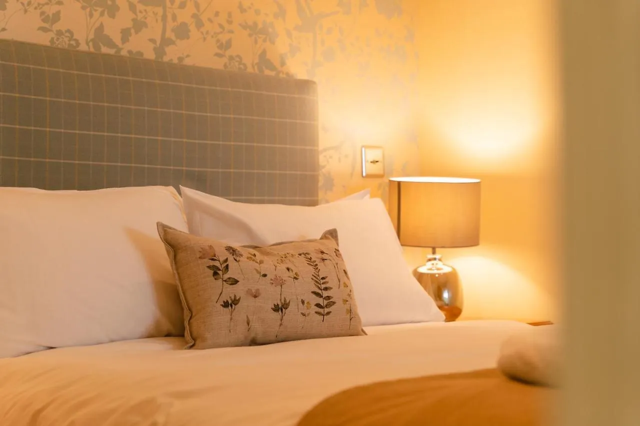 Hotel Fox And Hounds Llancarfan Barry 4*,  Großbritannien