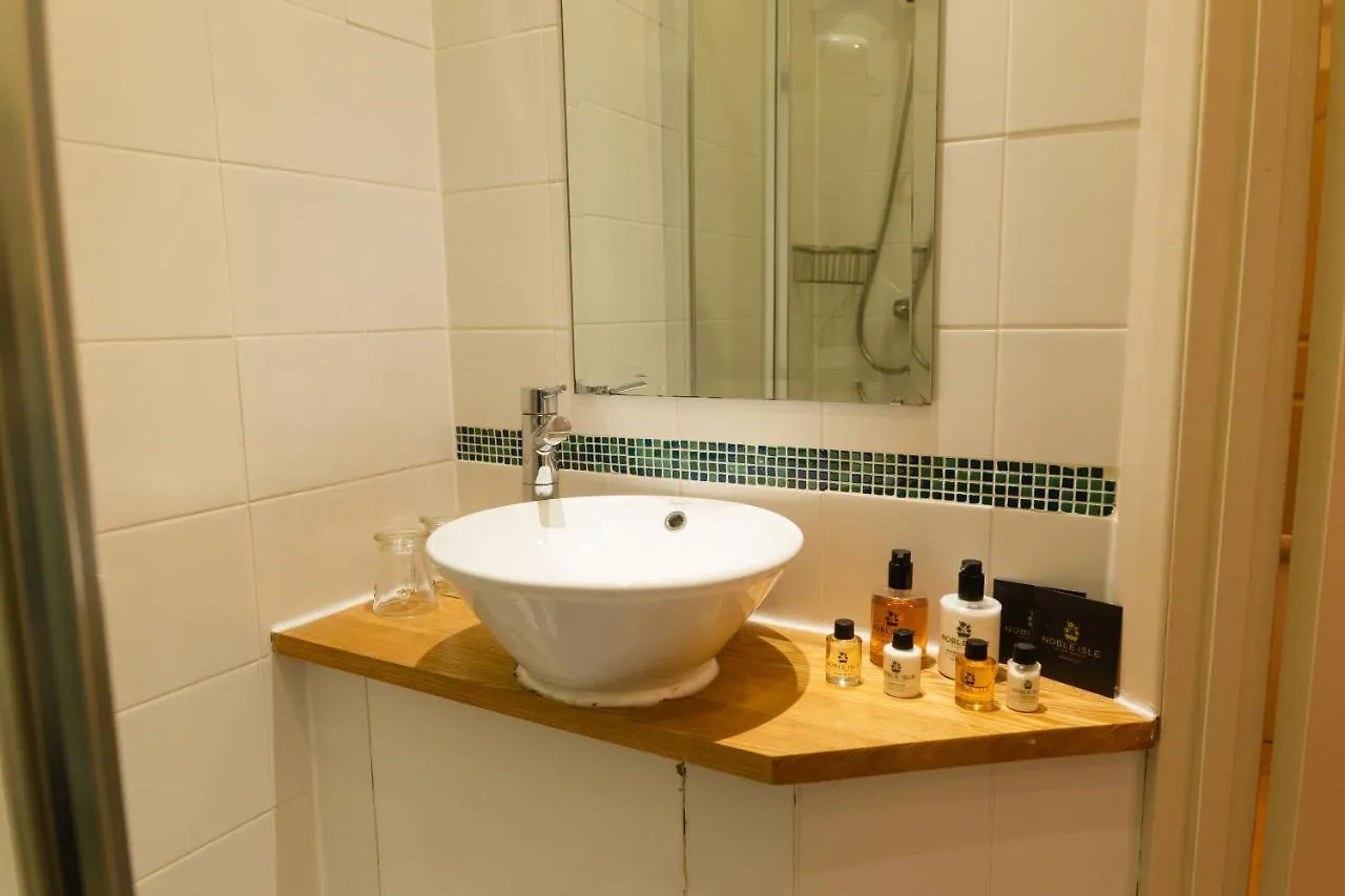 Fox And Hounds Llancarfan Hotel Barry United Kingdom