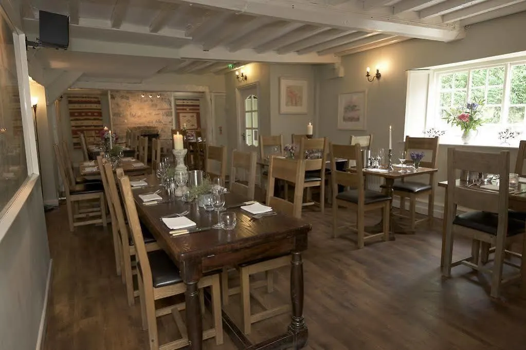 Fox And Hounds Llancarfan Hotel Barry 4*,  United Kingdom